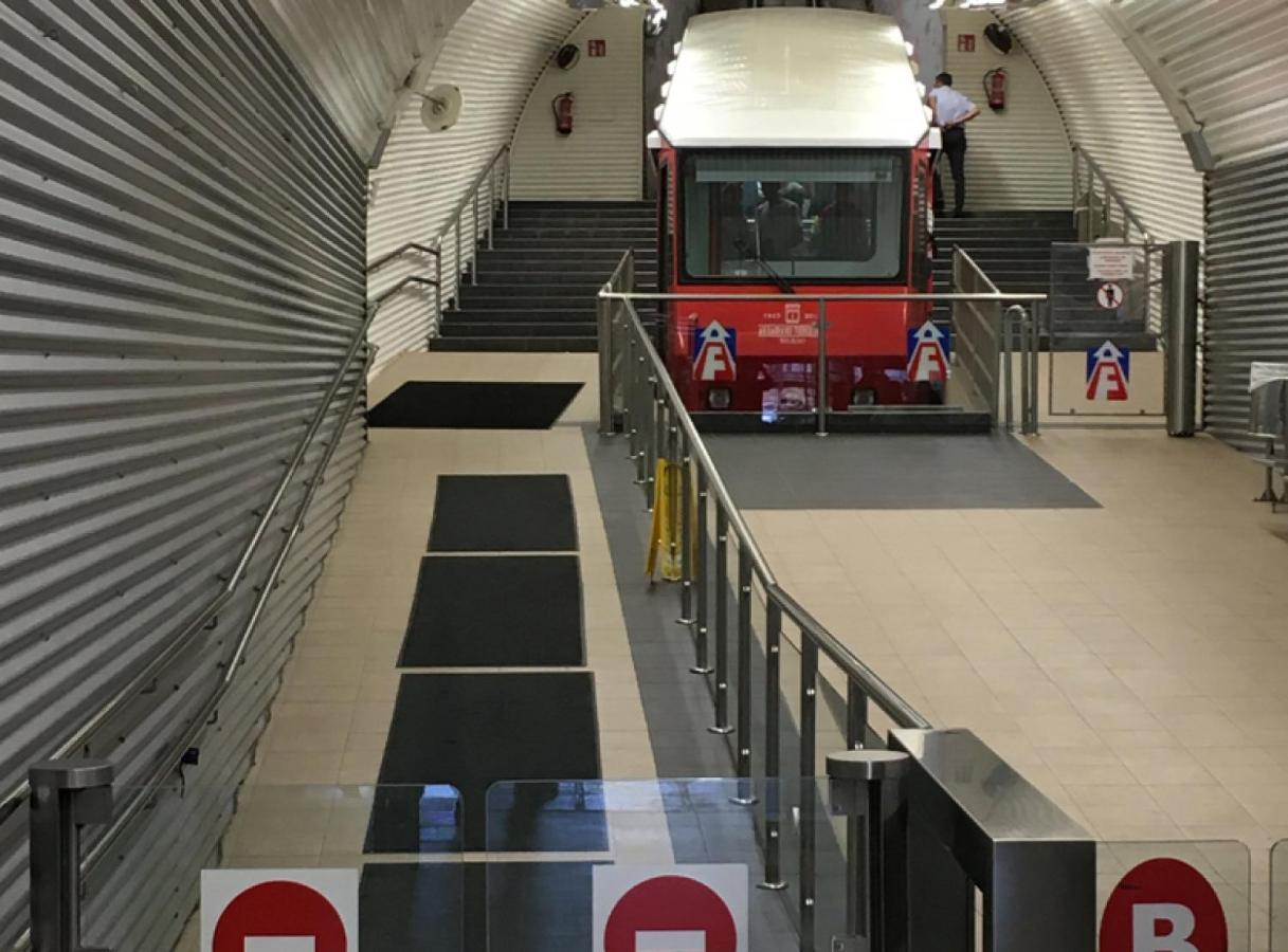 Апартаменты Calida Vivienda Turistica Centrica Junto Al Funicular Y Metro Бильбао Экстерьер фото